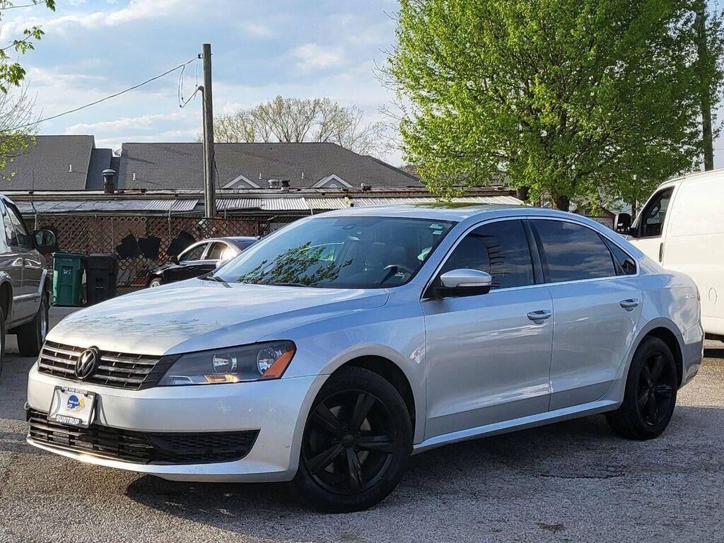 2013 VOLKSWAGEN Passat