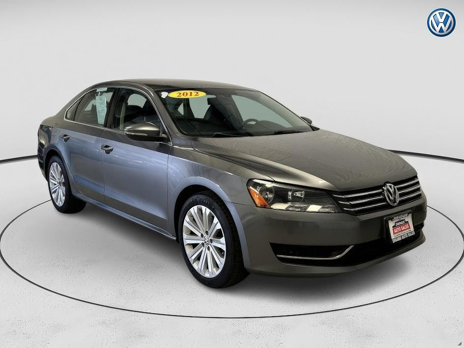 2012 VOLKSWAGEN Passat