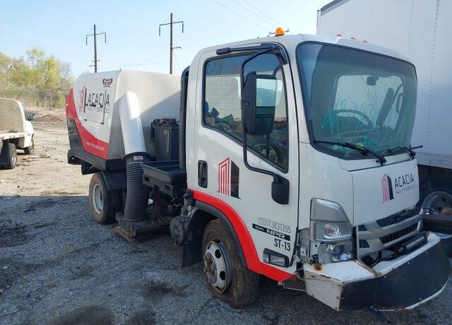2024 ISUZU NPR