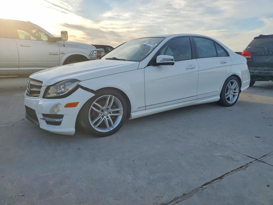 2013 MERCEDES-BENZ C-Class