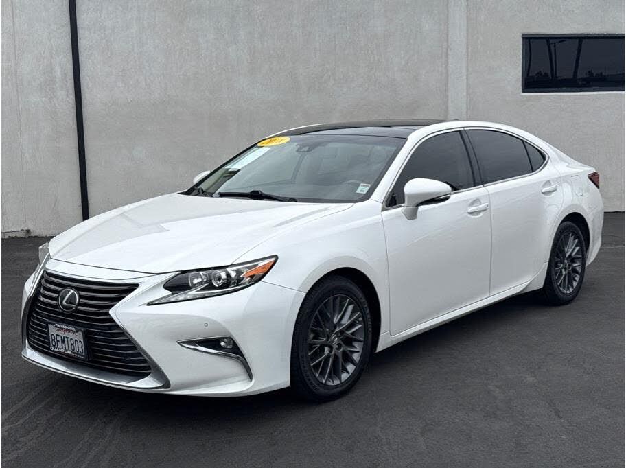 2018 LEXUS ES