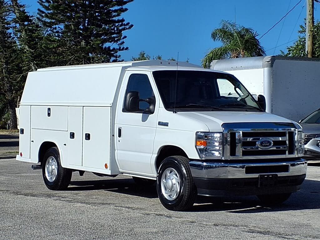 2022 FORD E-350