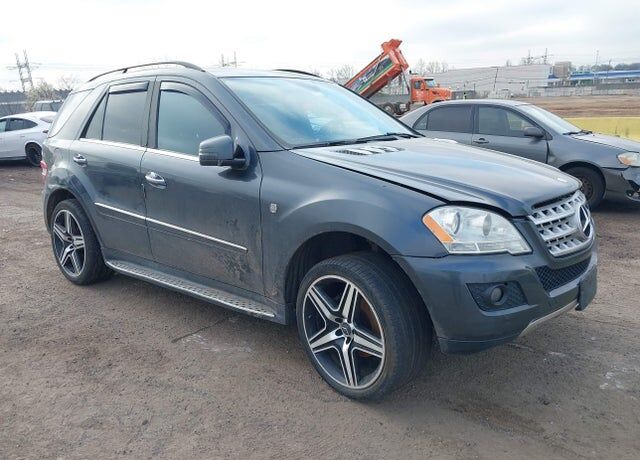 2011 MERCEDES-BENZ M-Class