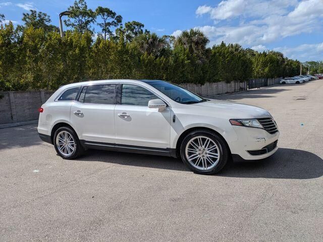 2018 LINCOLN MKT