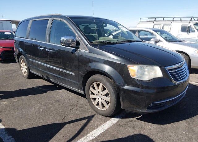 2011 CHRYSLER Town and Country