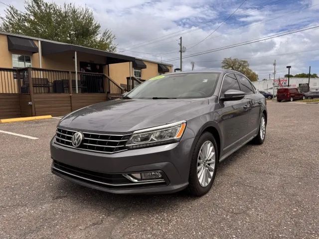 2017 VOLKSWAGEN Passat