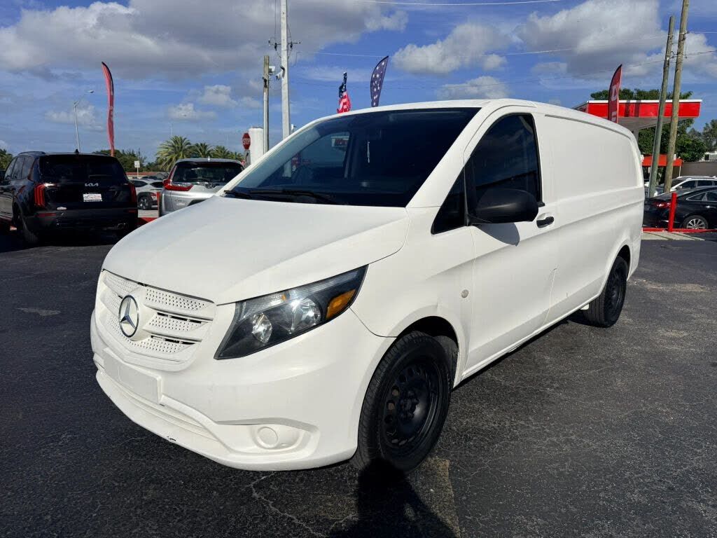 2018 MERCEDES-BENZ METRIS