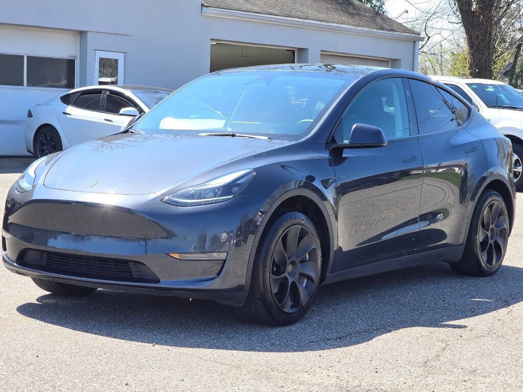 2024 TESLA Model Y