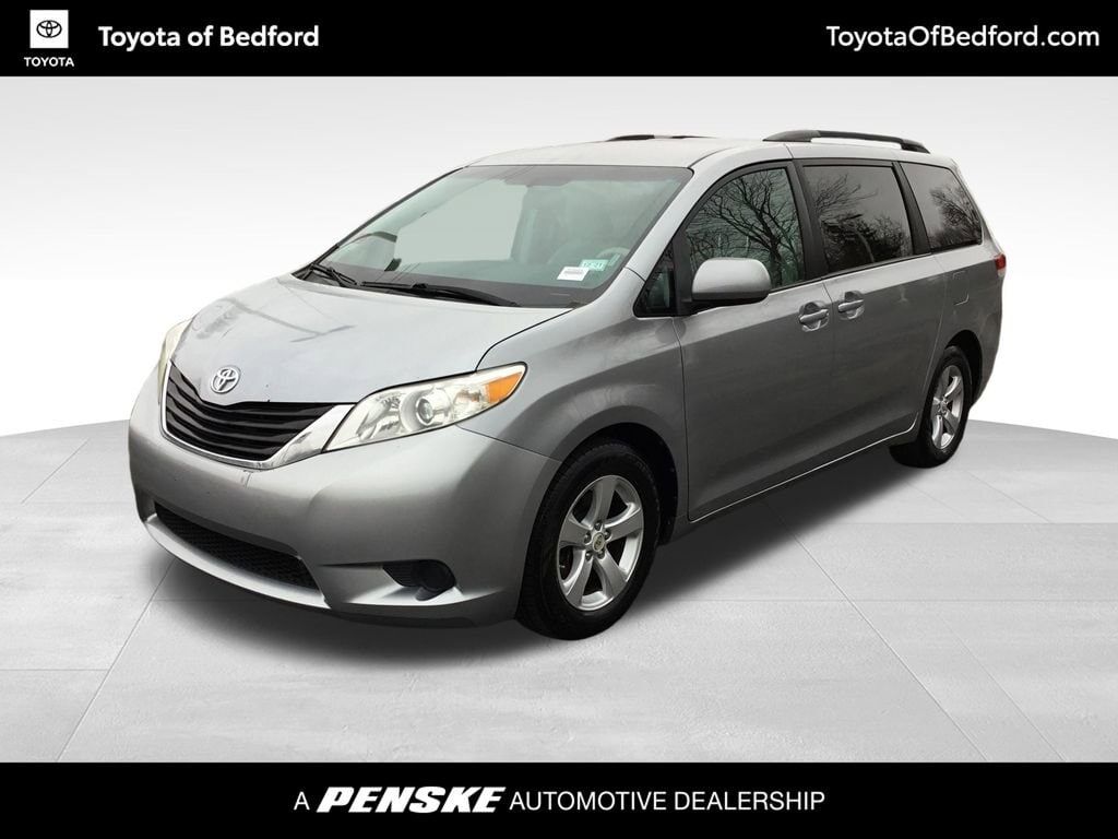 2012 TOYOTA Sienna