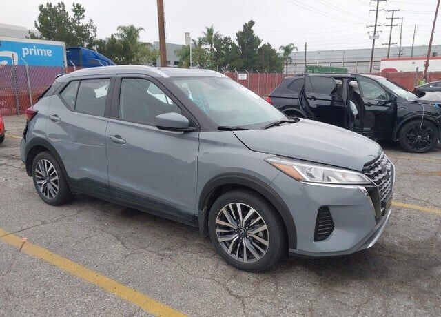 2023 NISSAN Kicks