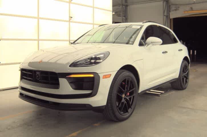 2022 PORSCHE Macan