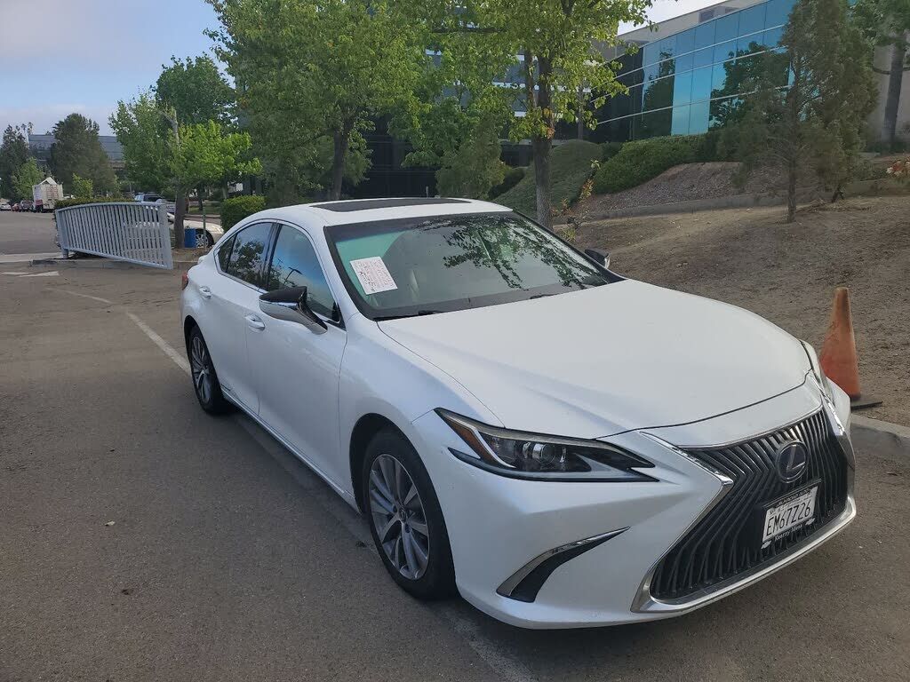 2021 LEXUS ES