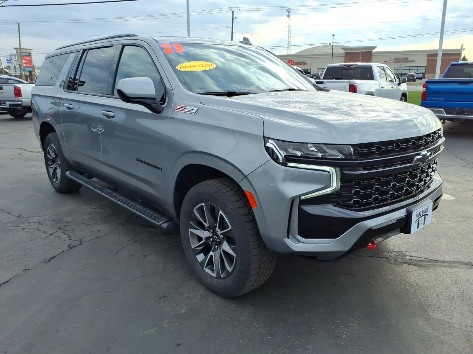 2023 CHEVROLET Suburban