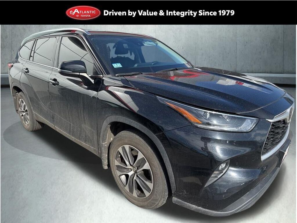 2021 TOYOTA Highlander