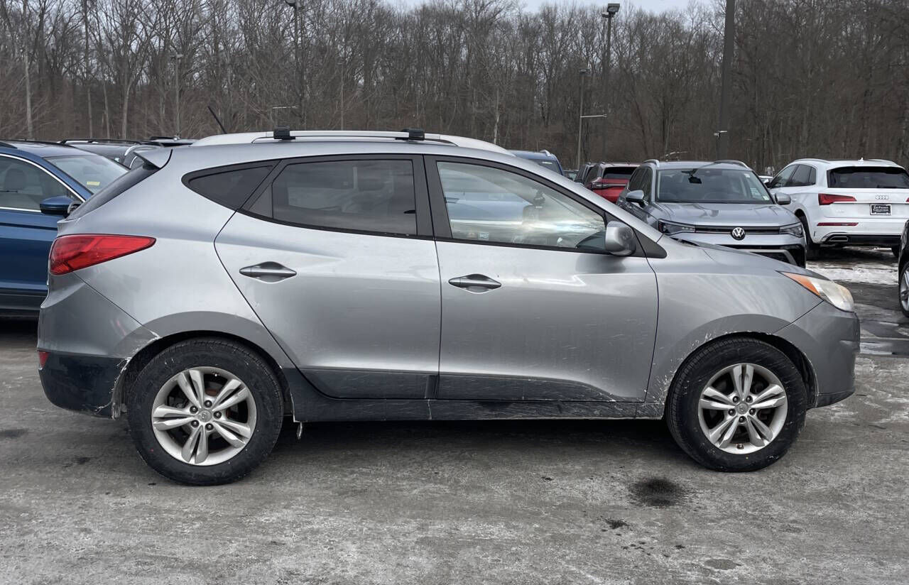 2011 HYUNDAI Tucson
