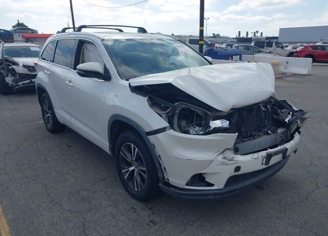 2016 TOYOTA Highlander