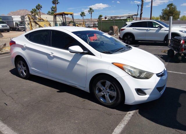 2013 HYUNDAI Elantra