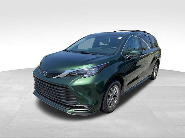 2025 TOYOTA Sienna
