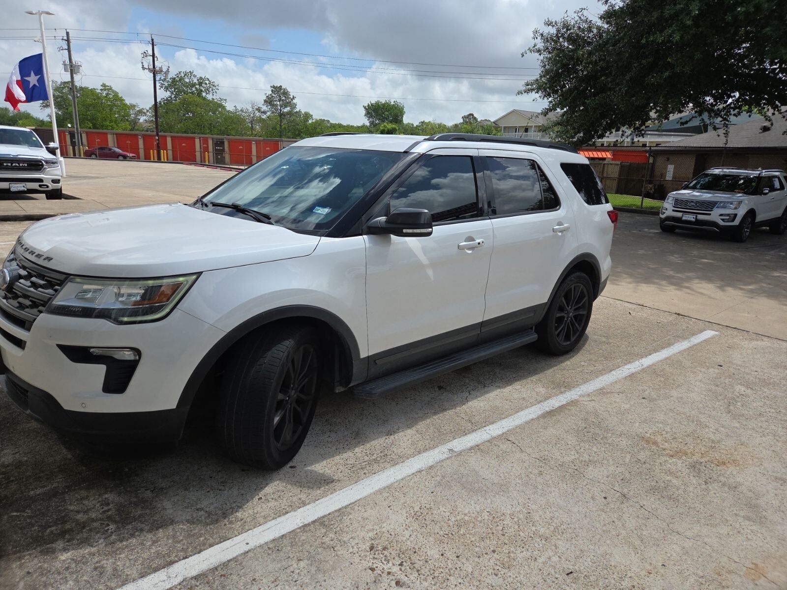 2018 FORD Explorer