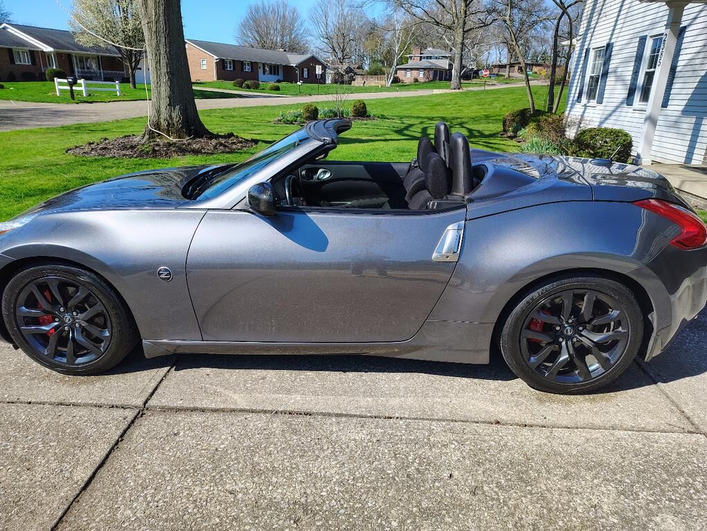 2016 NISSAN 370Z