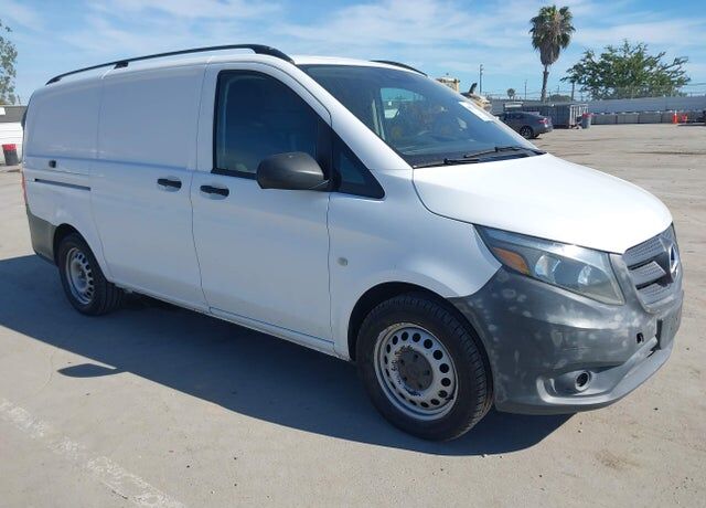 2016 MERCEDES-BENZ METRIS