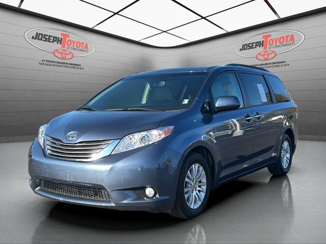 2017 TOYOTA Sienna