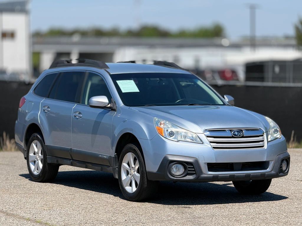 2014 SUBARU Outback