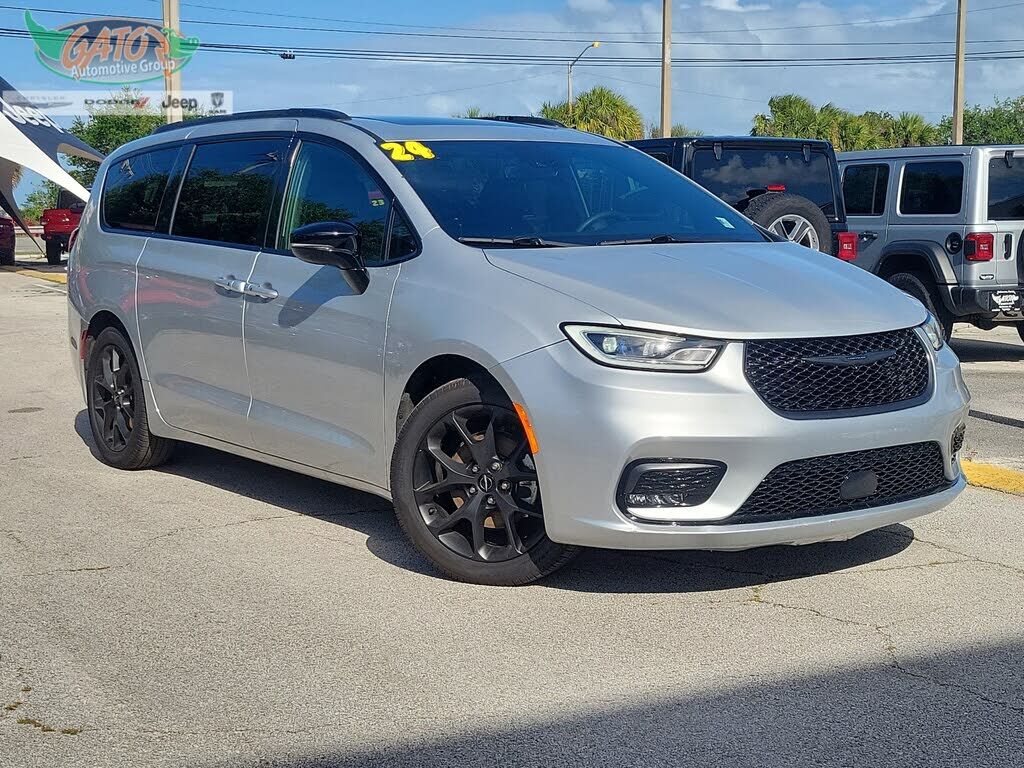 2024 CHRYSLER Pacifica