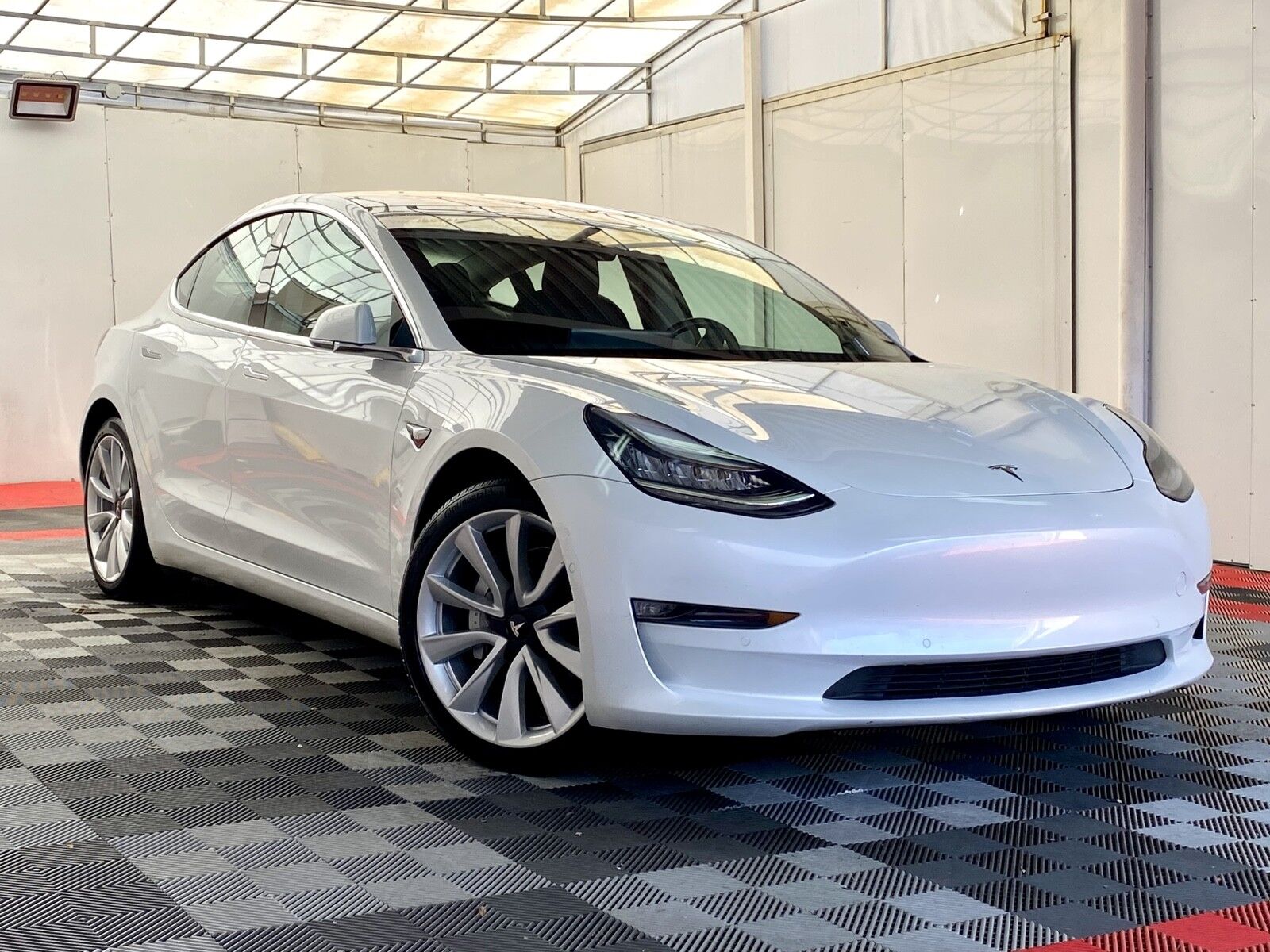 2018 TESLA Model 3