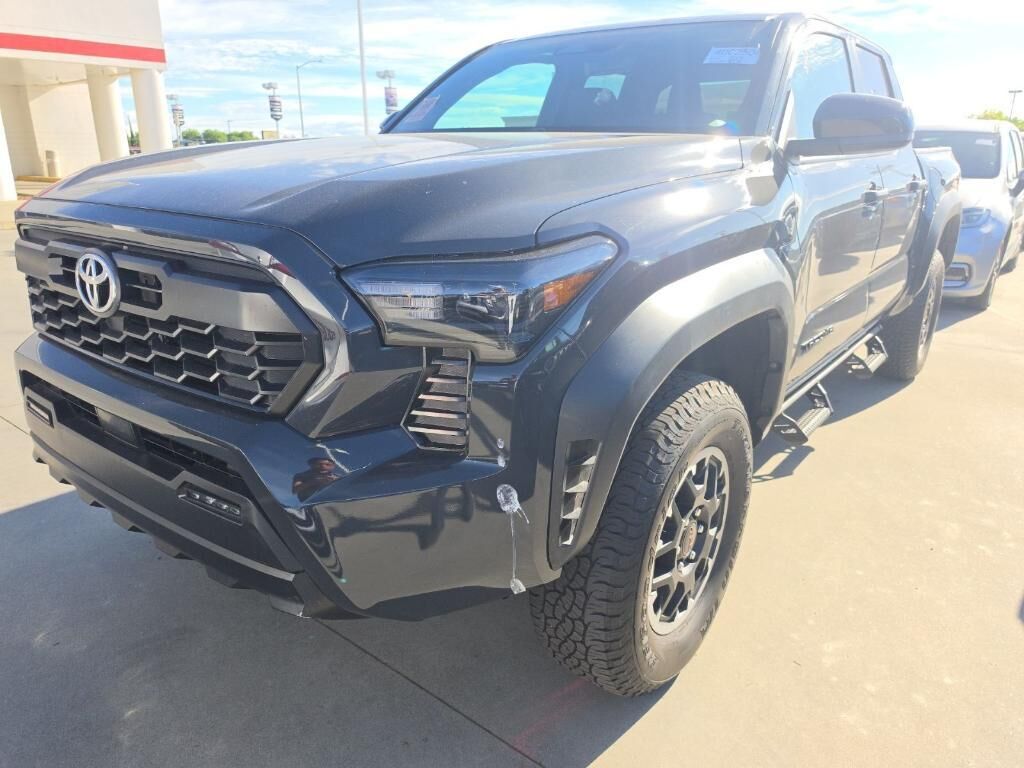 2025 TOYOTA Tacoma