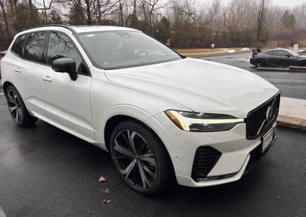 2023 VOLVO XC60