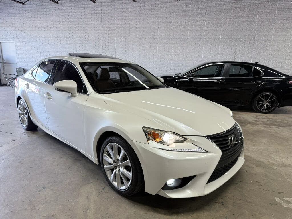 2016 LEXUS IS