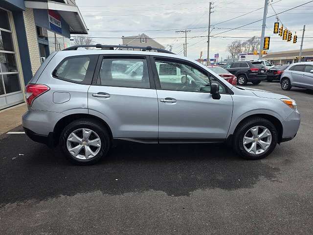 2016 SUBARU Forester