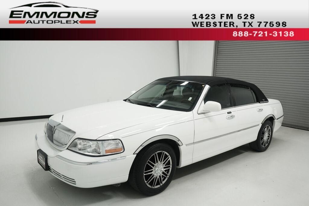 2009 LINCOLN Town Car