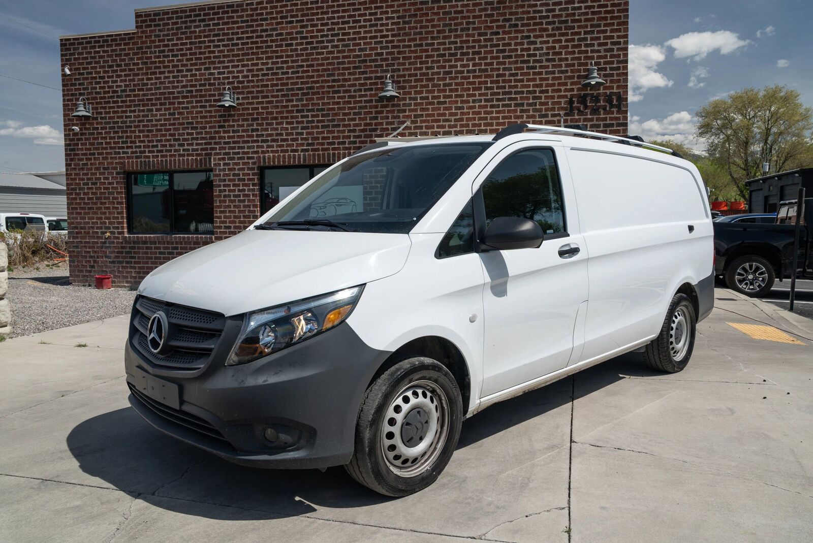 2022 MERCEDES-BENZ METRIS