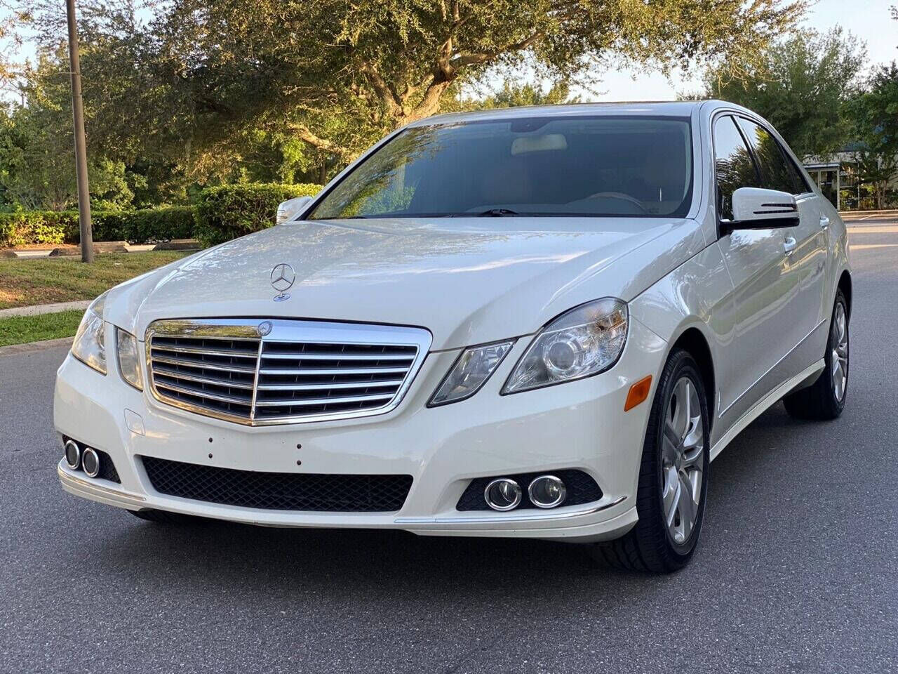 2011 MERCEDES-BENZ E-Class