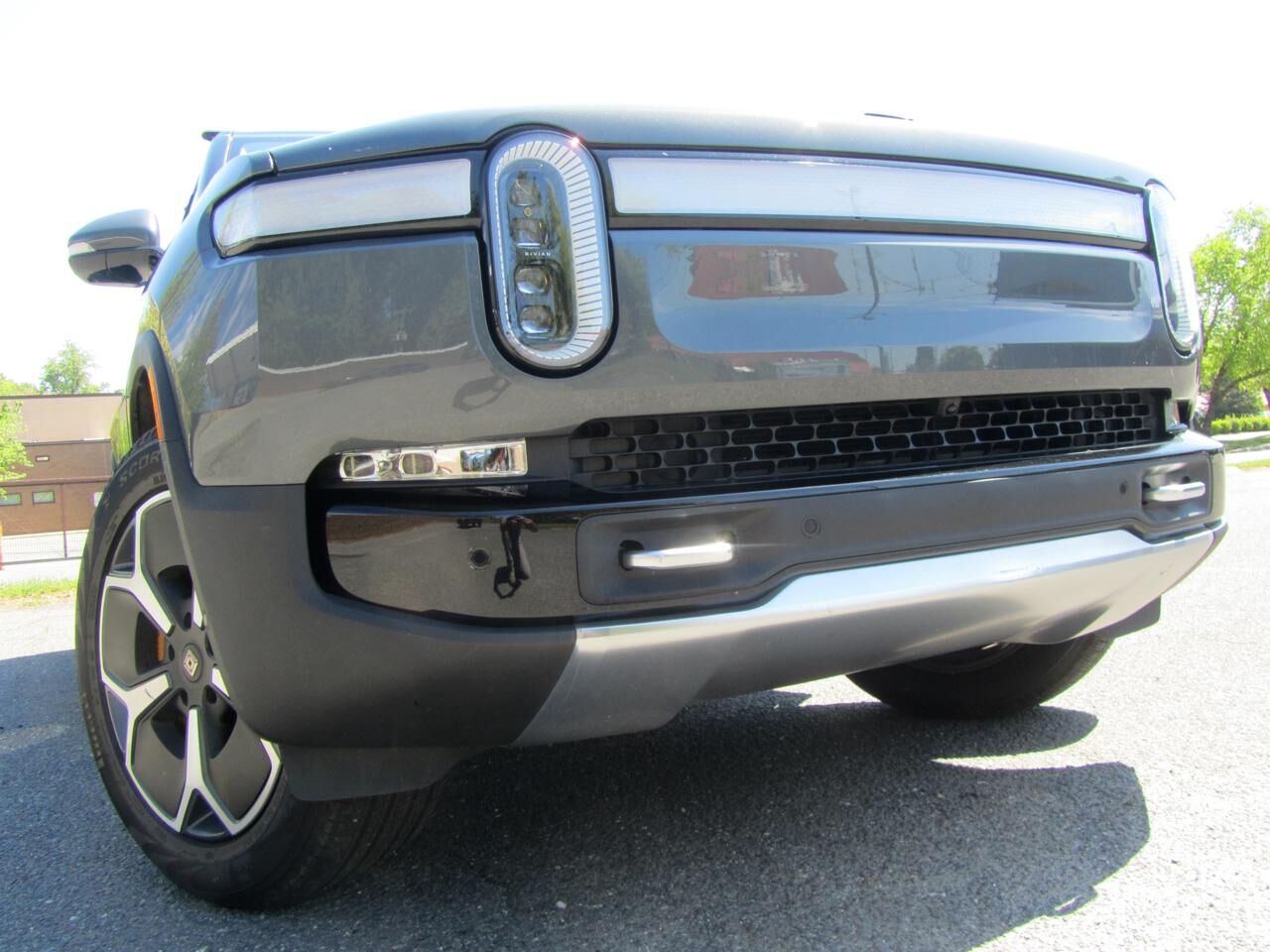 2023 RIVIAN R1S