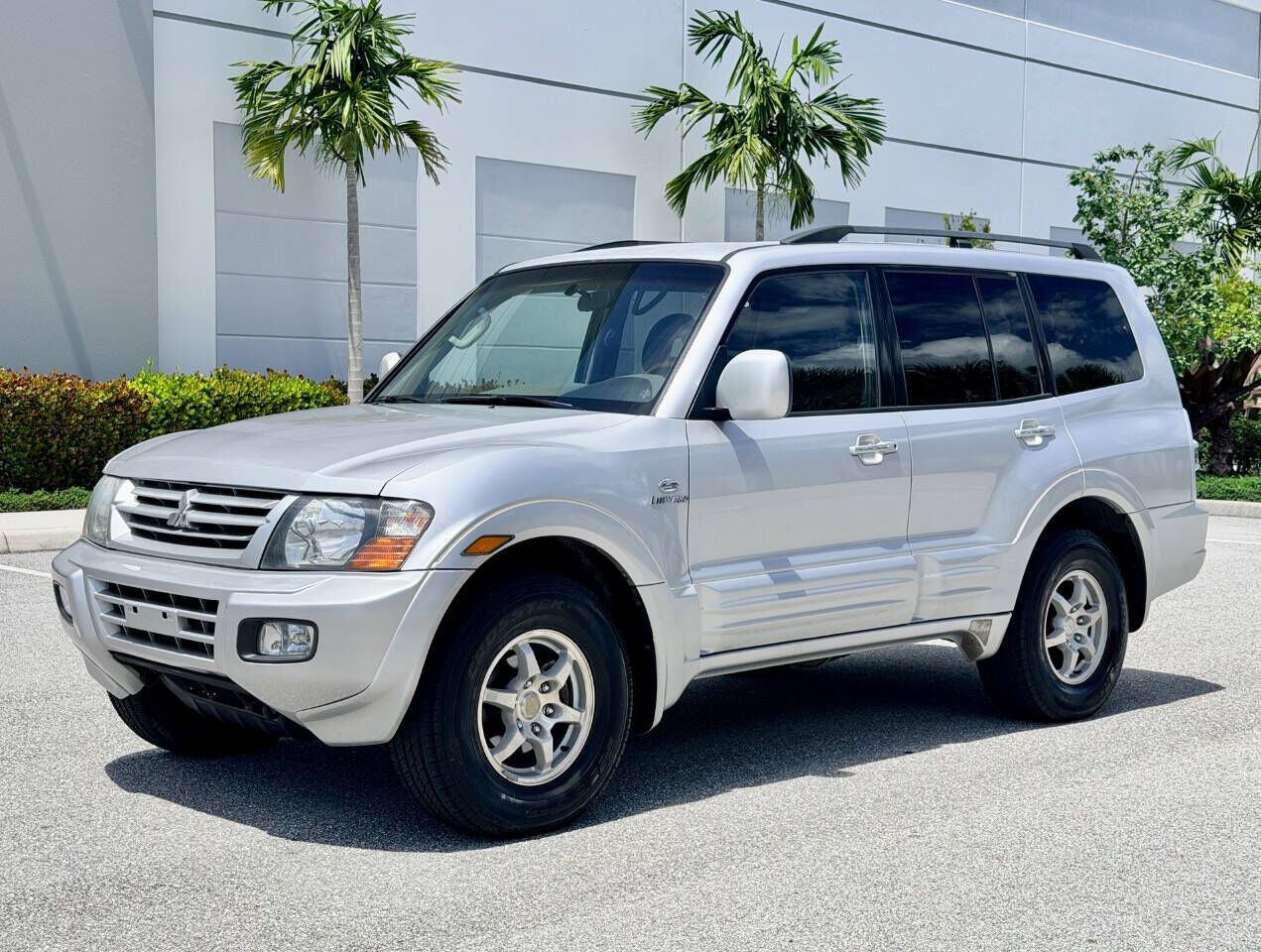 2002 MITSUBISHI Montero