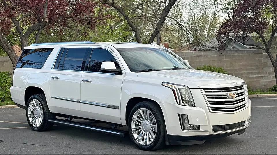 2016 CADILLAC Escalade