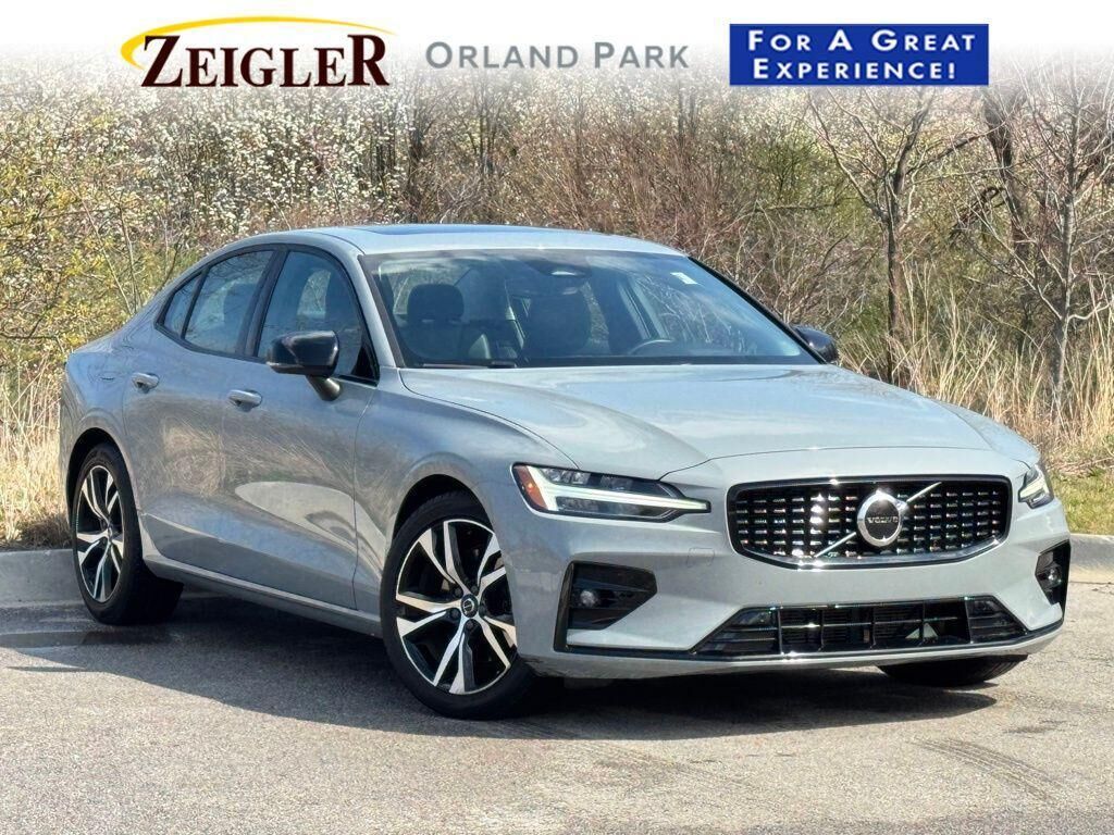 2024 VOLVO S60