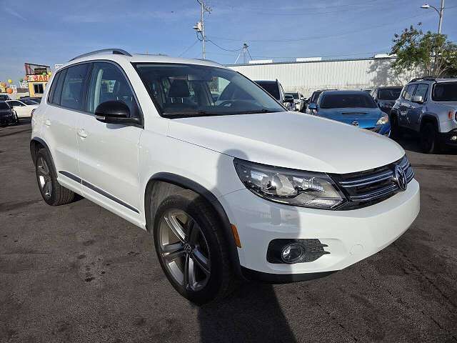 2017 VOLKSWAGEN Tiguan