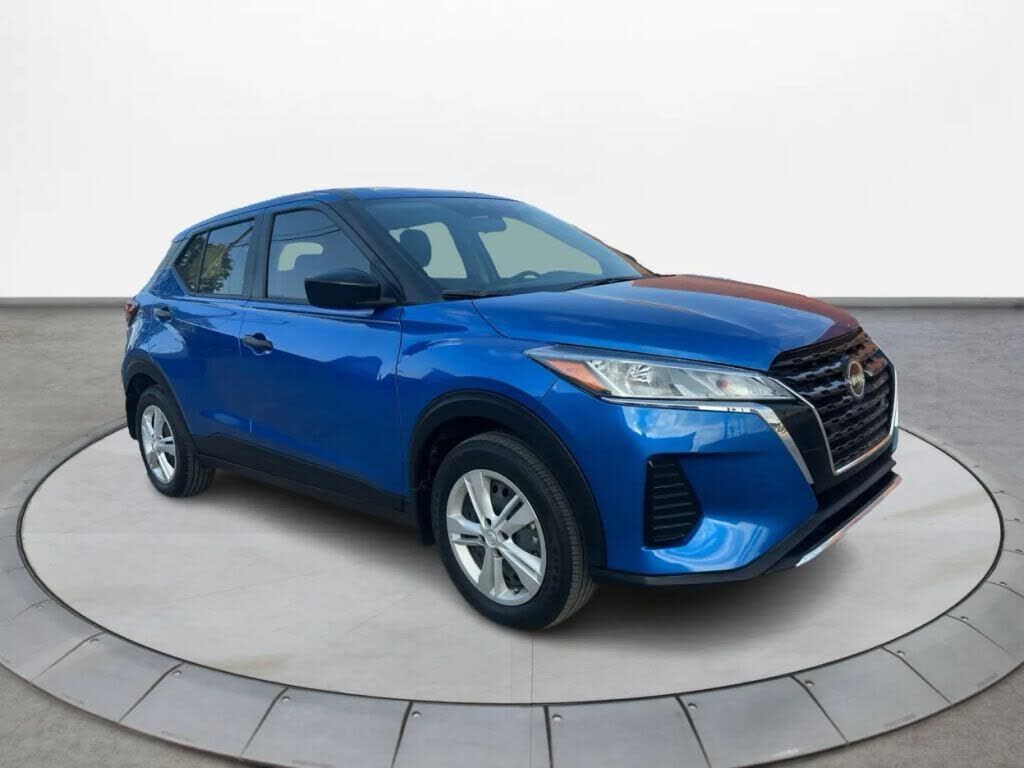 2024 NISSAN Kicks