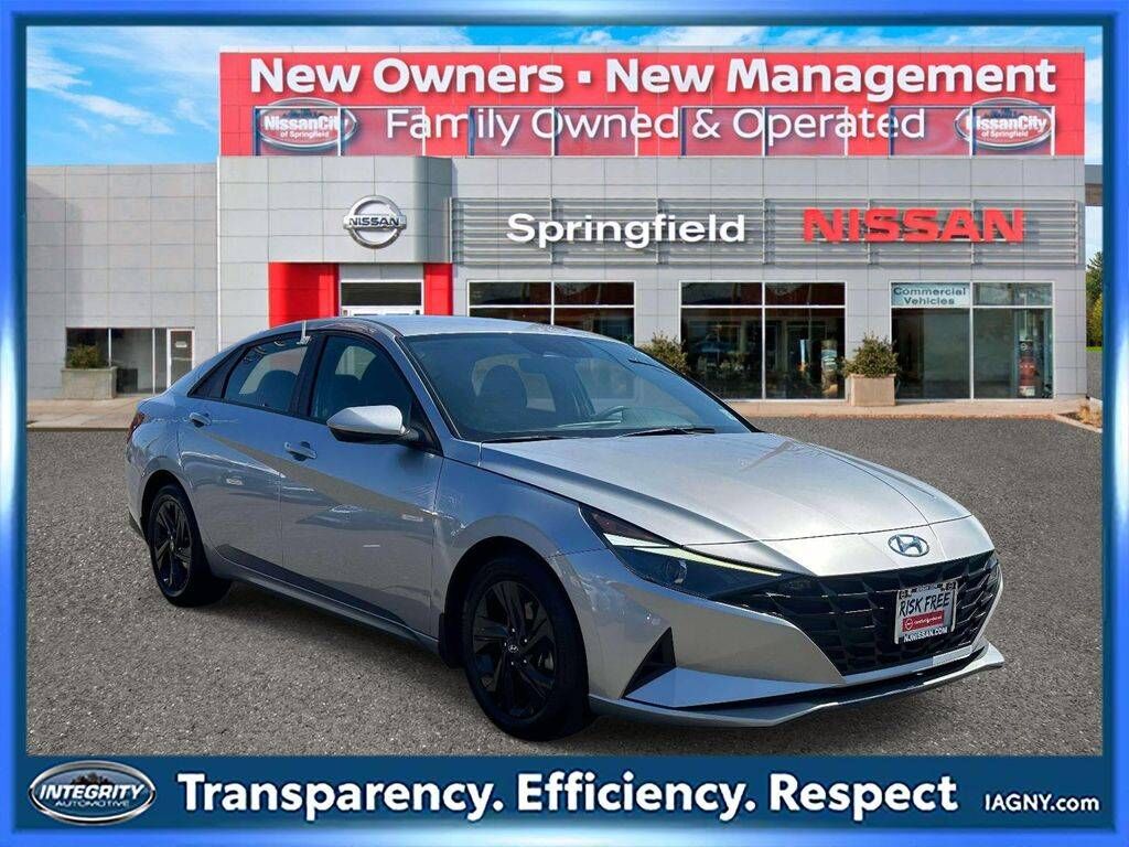 2022 HYUNDAI Elantra