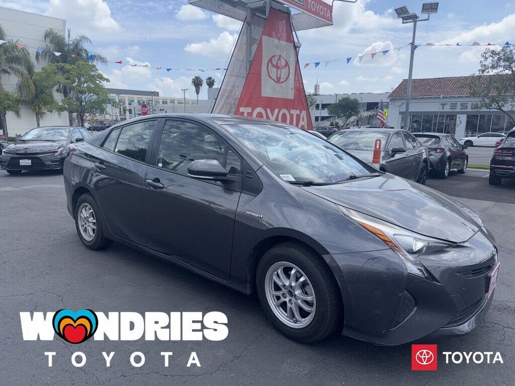 2016 Toyota PRIUS