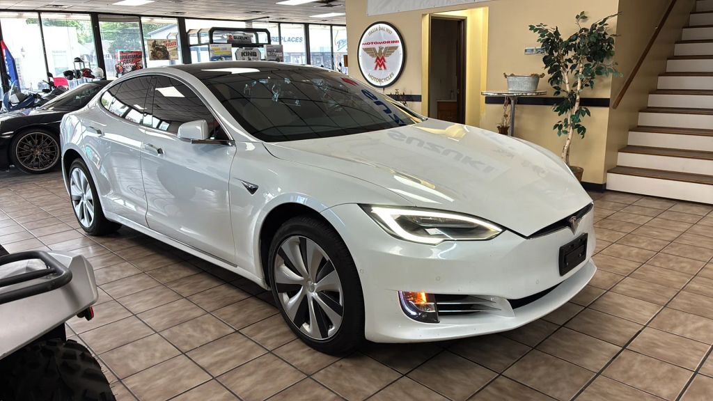 2020 TESLA Model S