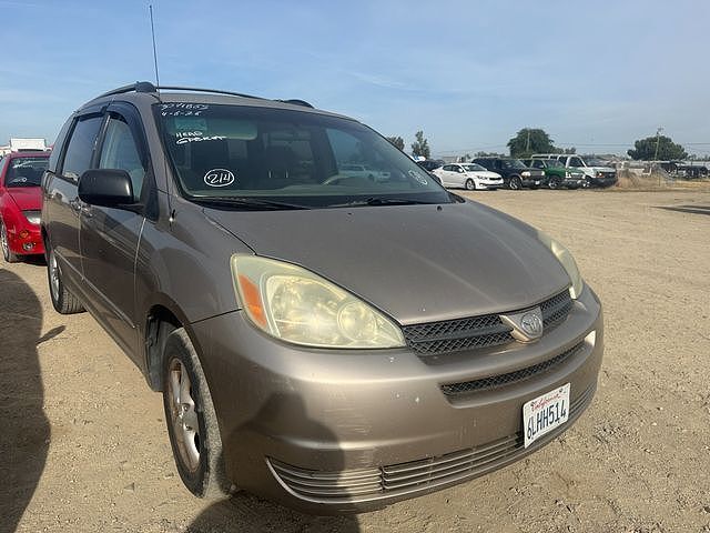 2004 TOYOTA Sienna