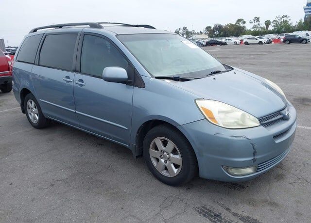 2004 TOYOTA Sienna