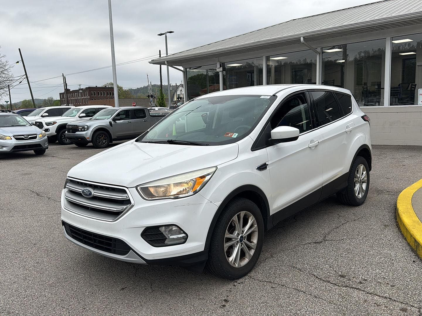 2017 FORD Escape
