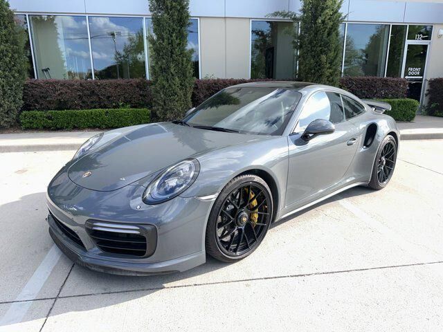 2017 PORSCHE 911