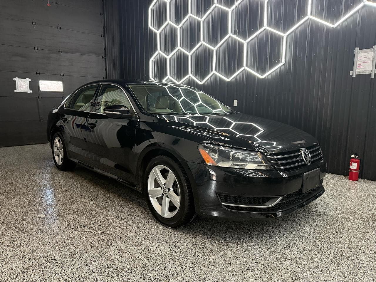 2012 VOLKSWAGEN Passat
